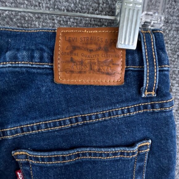 Levi's Premium Tapered Leg Mom Jeans Medium Wash Blue Big E Red Tab Size 26 - Picture 3 of 15